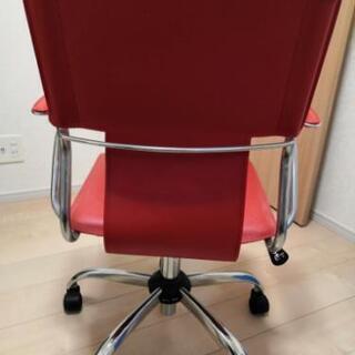 デスクチェア　赤　昇降可能の画像