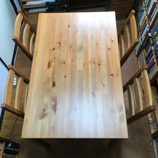 IKEAのダイニングテーブルセット