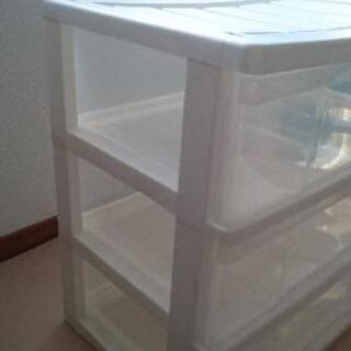 (お渡し先決定)古い3段衣装ケースの画像