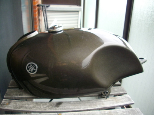 SR500　ガソリンタンク　中古