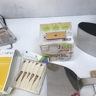 新品未使用　訳あり　台所用品大量にまとめてセット販売　ホームセンターの商品の画像