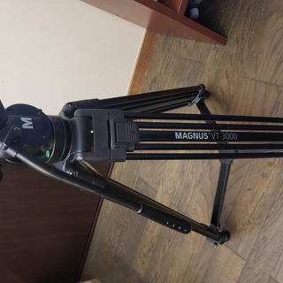 Magnus VT-3000 フルイドヘッド三脚