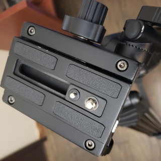 Magnus VT-3000 フルイドヘッド三脚の画像
