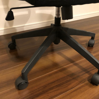 【美品・人気】ビジネスチェア（ブラック・メッシュ）の画像