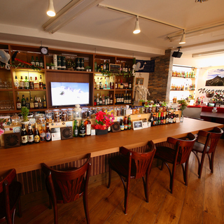 平井駅南口3分！CAFE＆BARのCAFEタイムのアルバイト募集です！