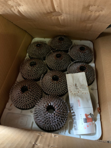 高圧エア釘打　マキタ　電動工具