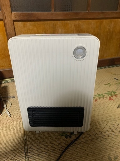 セラミックファンヒーター 人感センサー タイマー設定可能
