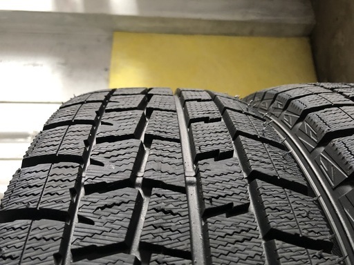 ほぼ新品 195/65R15 スタッドレスタイヤ4本 アルミホイール付き ダンロップ 2019年製