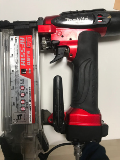 マキタ　高圧仕上げ　釘打機