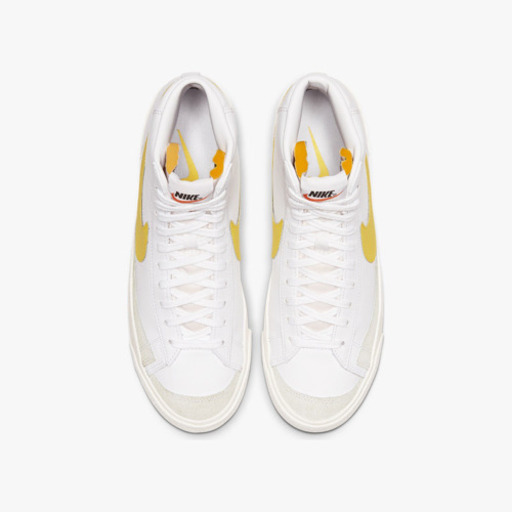 NIKE BLAZER MID ’77 VNTG 新品未使用