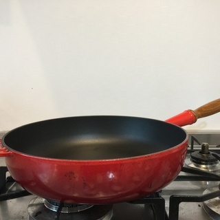 Le Creuset ル.クルーゼ鋳鉄フライパンクールタッチ木製ハンドル 28cm