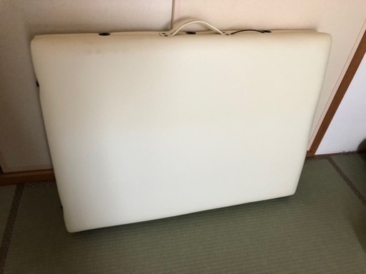 未使用マッサージベッド コンパクトマッサージベッド 折りたたみ 高さ調節　マッサージ 整体