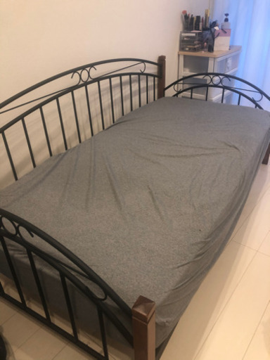 オシャレな枠組み付ベット