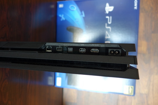 PS4 PRO　＆　キングダムハーツⅢ、ファークライ５、おまけ付き