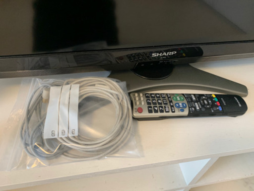 SHARP AQUOS 32型液晶テレビ