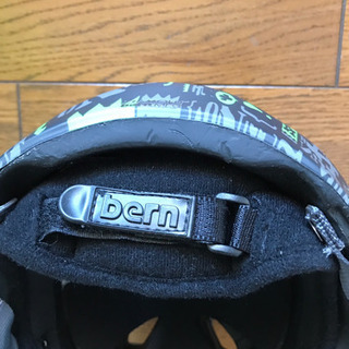 ストライダー ブラック& bernヘルメット