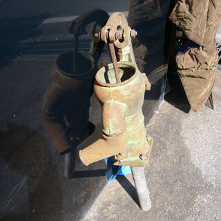 井戸用手押しポンプの画像