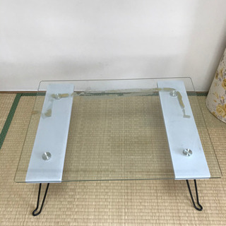 ガラステーブル