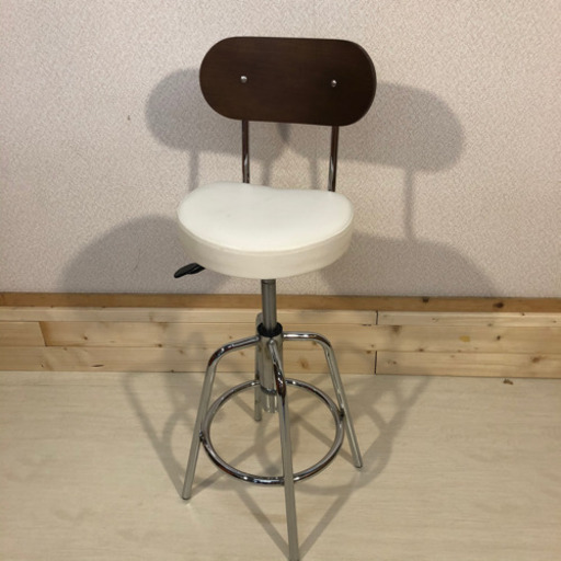 カウンターイス☆バーチェア☆白×茶☆背もたれ付き♪高さ変えられます