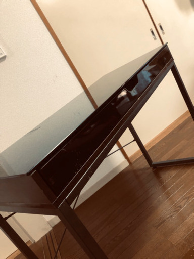 ガラス張りテーブル