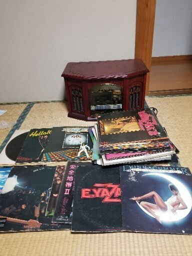 レコードプレーヤー、レコード