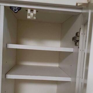 ニトリの食器棚の画像