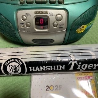 アイワ ラジカセと阪神タイガース CoCo壱番屋カレンダーの画像