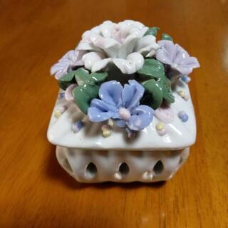 小物入れ　陶器の画像