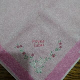 新品未使用のタオルハンカチ３枚プライベートレーベルの画像