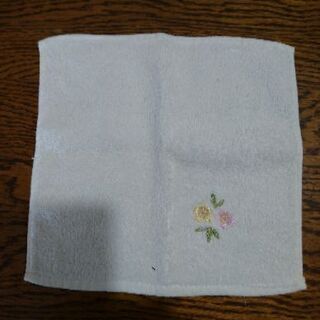 新品未使用のタオルハンカチ３枚プライベートレーベルの画像