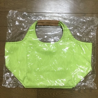 若草色のトートバック