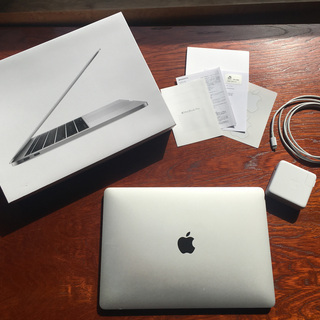 Apple MacBook Pro 2016 13インチ