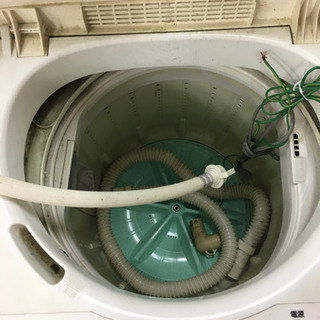 【タダです‼️】洗濯機　2004年製の画像