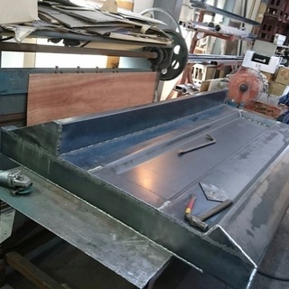 溶接工、ボディ製作、板金塗装、整備士の画像