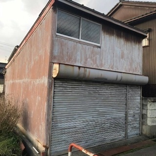 シャッター、鍵付き射水市本町1丁目の倉庫、どなたか使いませんか？