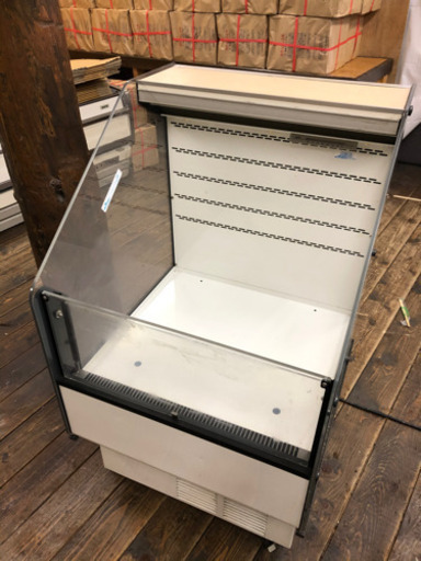 冷蔵ショーケース　2