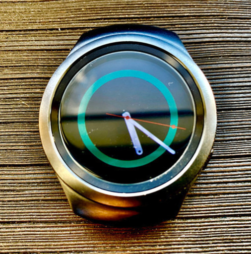 《値下げ》GALAXY gear S2 ビジネスやプライベートなど、様々なシーンで使えます。