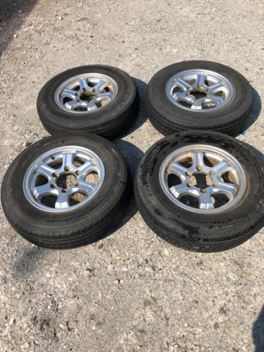 ハイエース195/80/15引き取りで。