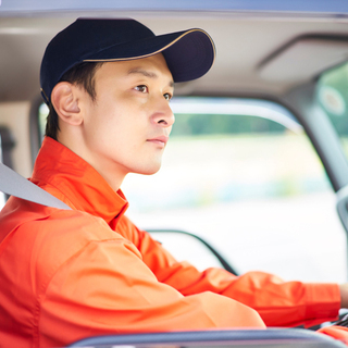 トラック乗車経験があればＯＫ♪1日たったの5件程/月収35万円以...