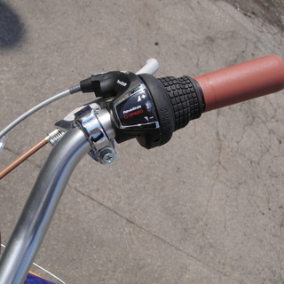 美品 24インチ 自転車 シティサイクル ママチャリ ブルー 6段切替