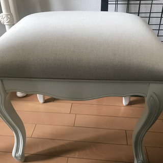 ローラアシュレイ♡ドレッサーの椅子