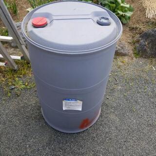 値引き！雨水タンク等に加工に。空のプラのドラム缶です。