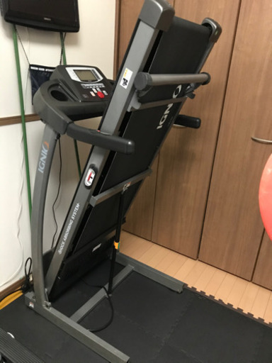 ⭕️【値下げ】 IGNIO 電動ランニングマシーン　ルームランナー　トレッドミル