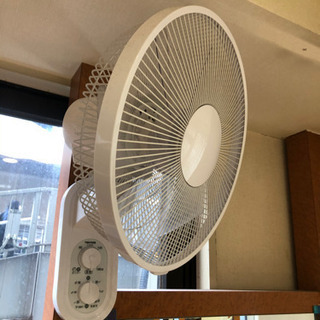 扇風機【壁掛け式　TEKNOS製】（渋谷駅近の美容室で使用）