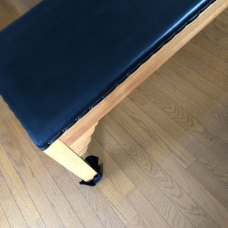 整体エステマッサージベッドの画像