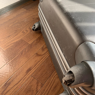 大きなスーツケース　車輪破損　費用負担200円の画像