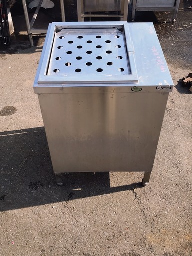 ステンレストレイストッカー