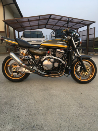 ZRX1100   フルカーボンZ2仕様　豪華カスタム多数　カスタムピープルにも掲載されました　