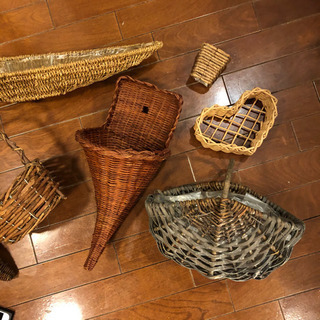籐素材のかご類　フラワーアレンジメントなどに 【4月中】の画像