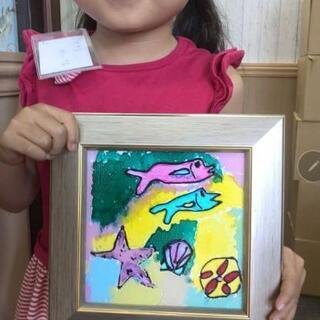 お子様の落描きをステンドグラス風インテリアアートに!